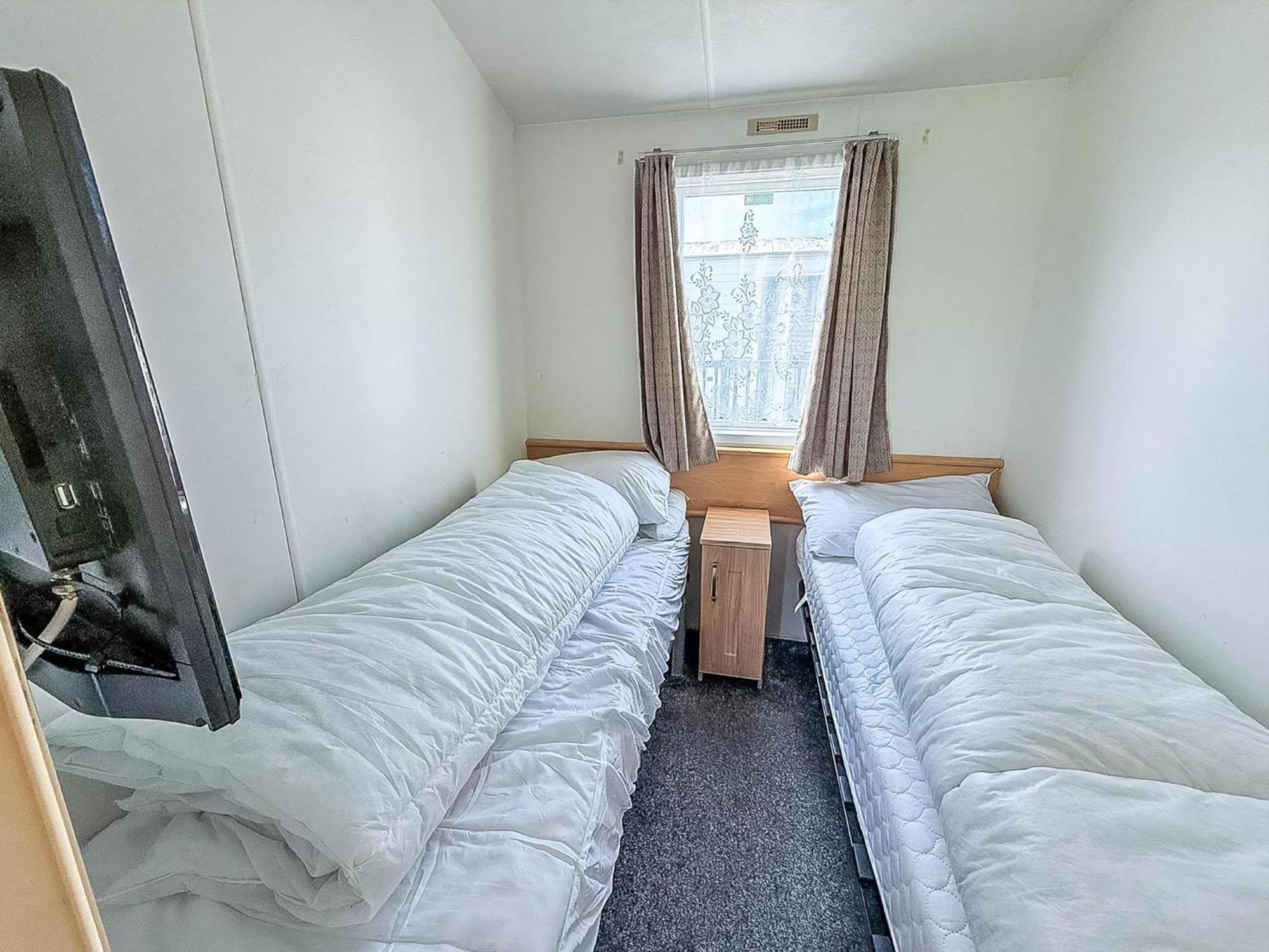 6 Berth Staycation Caravan Nearby Clacton-On-Sea In Essex Ref 26254E Exteriör bild